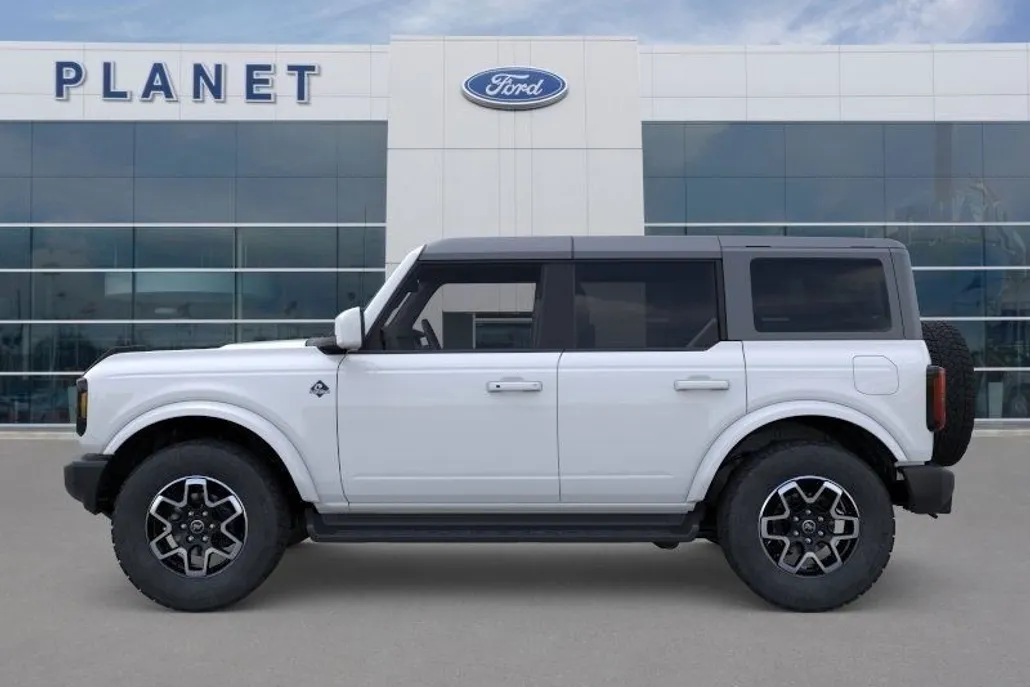 2025 Ford Bronco Outer Banks photo 1