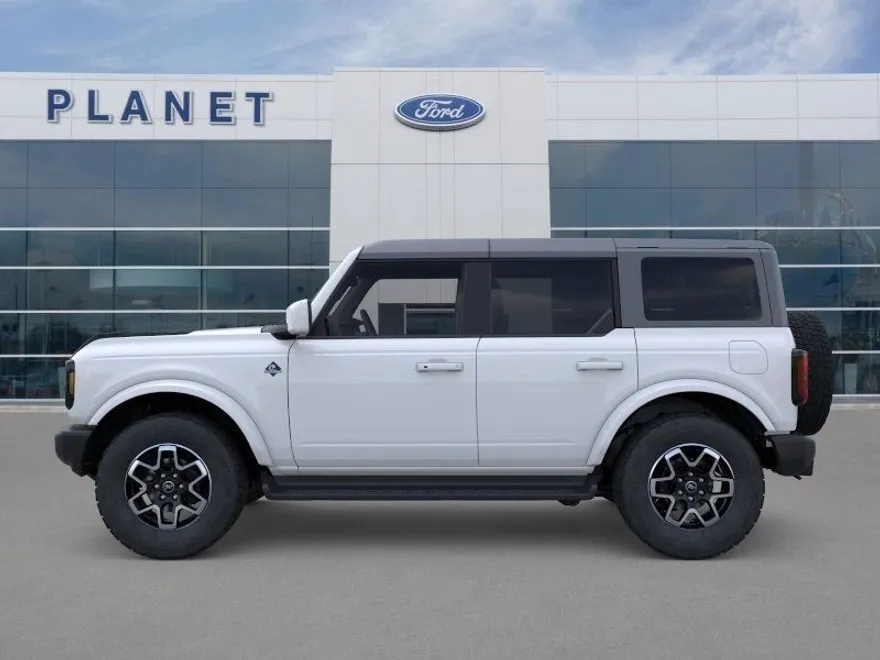 2025 Ford Bronco Outer Banks photo 1