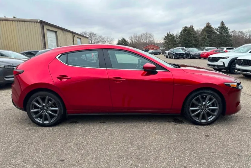 2023 Mazda Mazda3 Hatchback 2.5 s Preferred photo 1