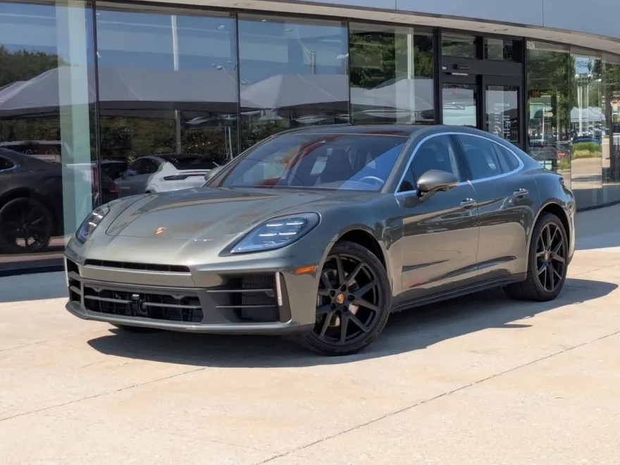 2025 Porsche Panamera 4 photo 1
