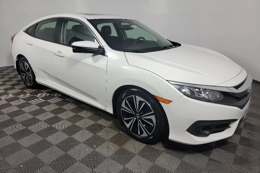 2018 Honda Civic EX-L photo 1