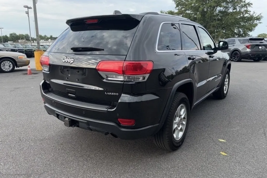 2016 Jeep Grand Cherokee Laredo photo 1