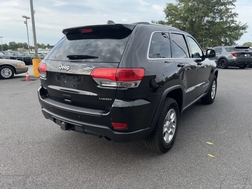 2016 Jeep Grand Cherokee Laredo photo 1
