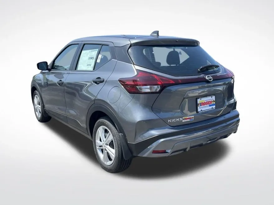 2025 Nissan Kicks Play S photo 1