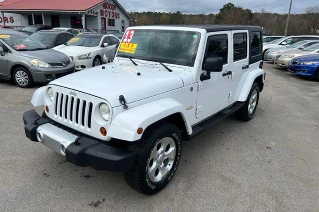 2013 Jeep Wrangler Unlimited Sahara photo 1