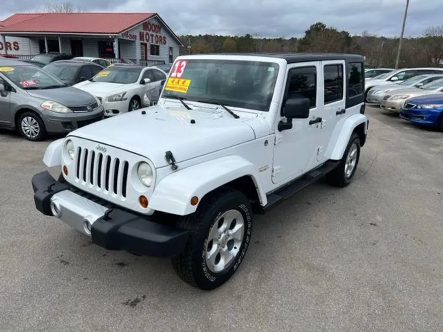 2013 Jeep Wrangler Unlimited Sahara photo 1