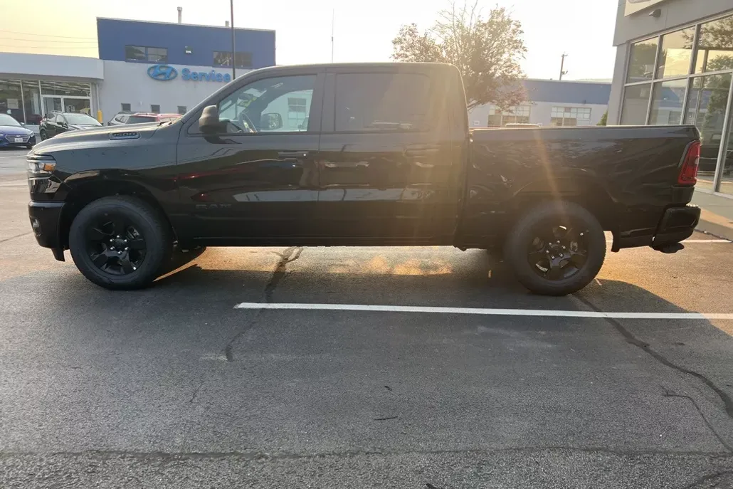 2025 Ram 1500 Tradesman photo 1
