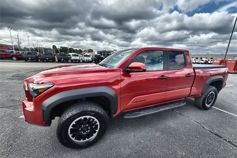 2024 Toyota Tacoma TRD Off-Road photo 1