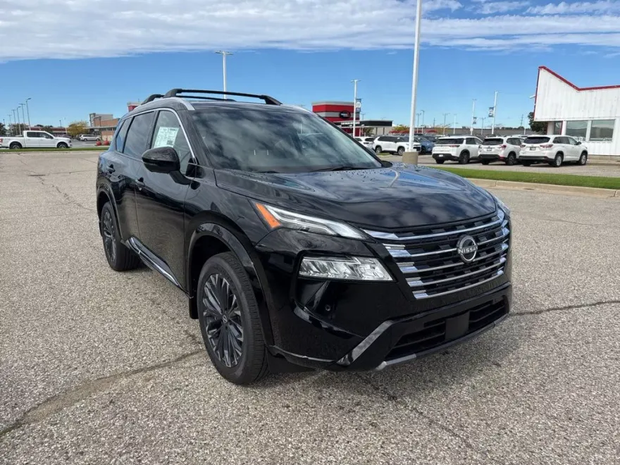 2026 Nissan Rogue Platinum photo 1