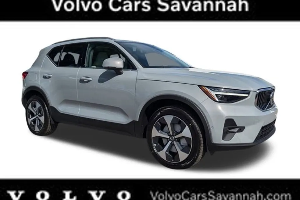 2025 Volvo XC40 Plus photo 1