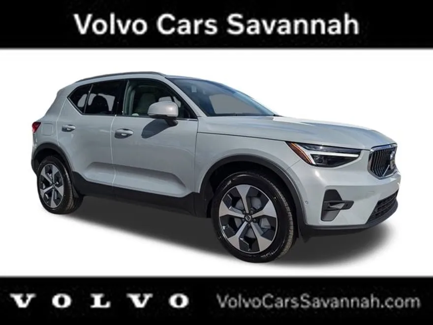 2025 Volvo XC40 Plus photo 1
