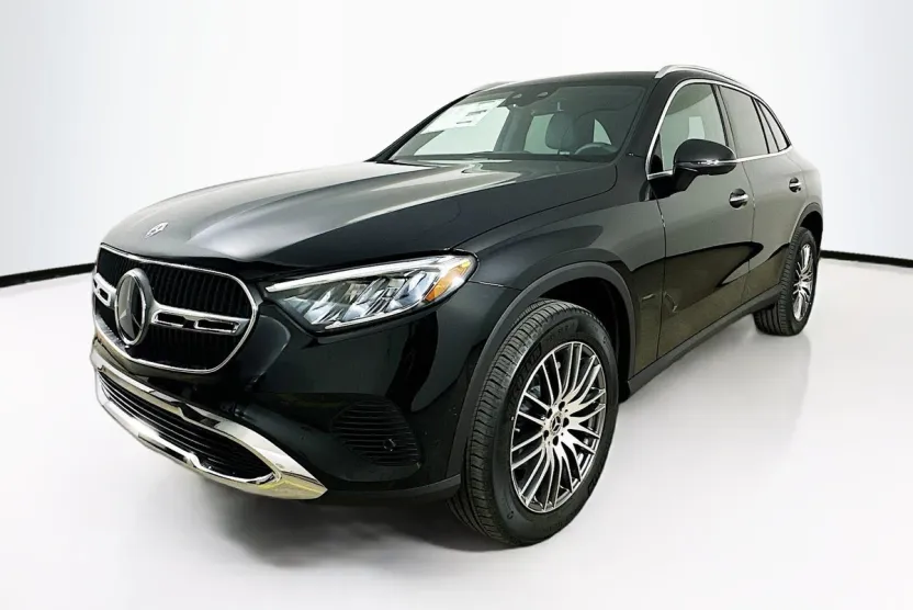 2025 Mercedes Benz GLC 300 4MATIC photo 1