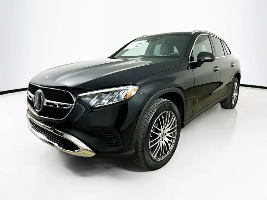 2025 Mercedes Benz GLC 300 4MATIC photo 1