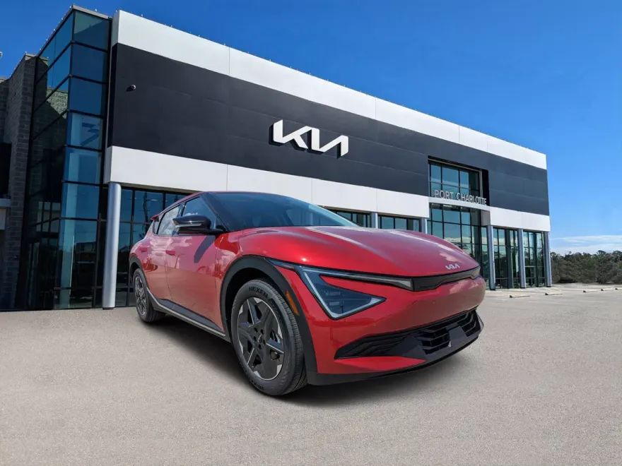 2025 Kia EV6 Light photo 1