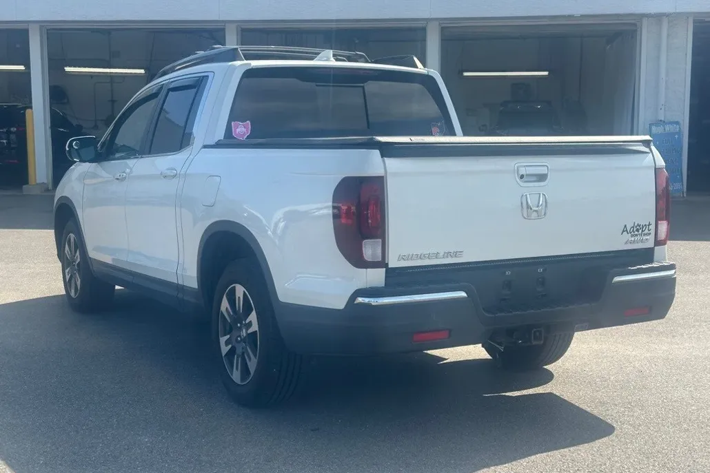 2019 Honda Ridgeline RTL-T photo 1