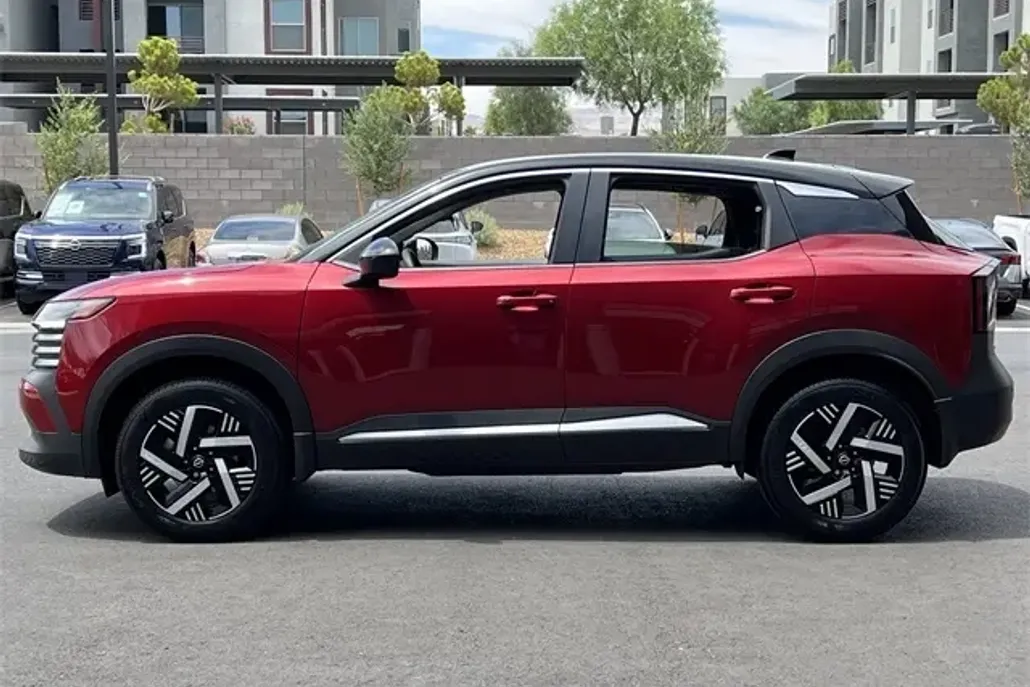 2025 Nissan Kicks SV photo 1