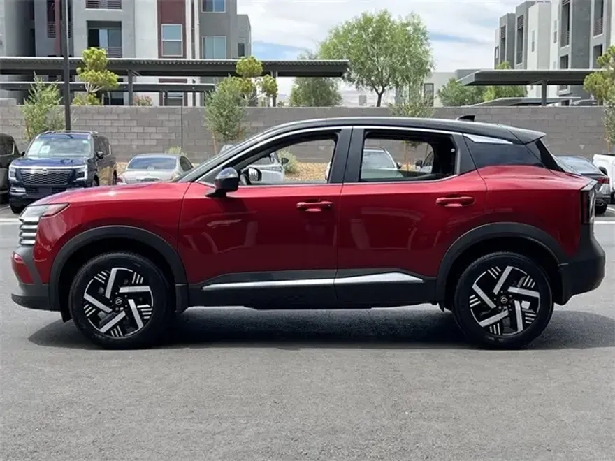 2025 Nissan Kicks SV photo 1