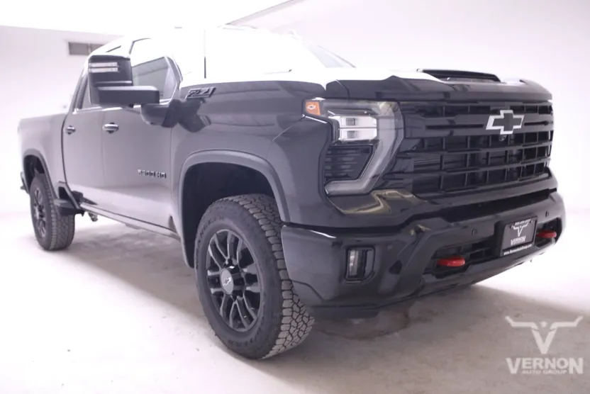 2025 Chevrolet Silverado 2500HD LT photo 1