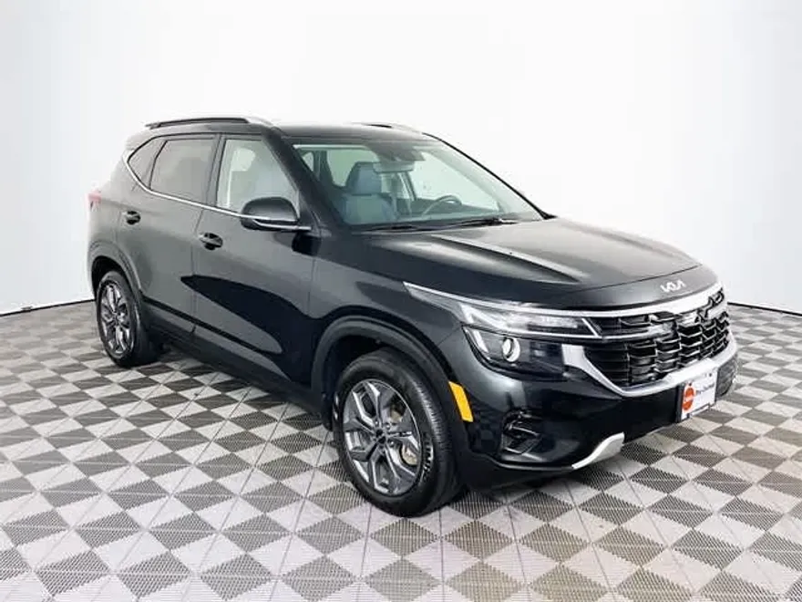 2024 Kia Seltos S photo 1