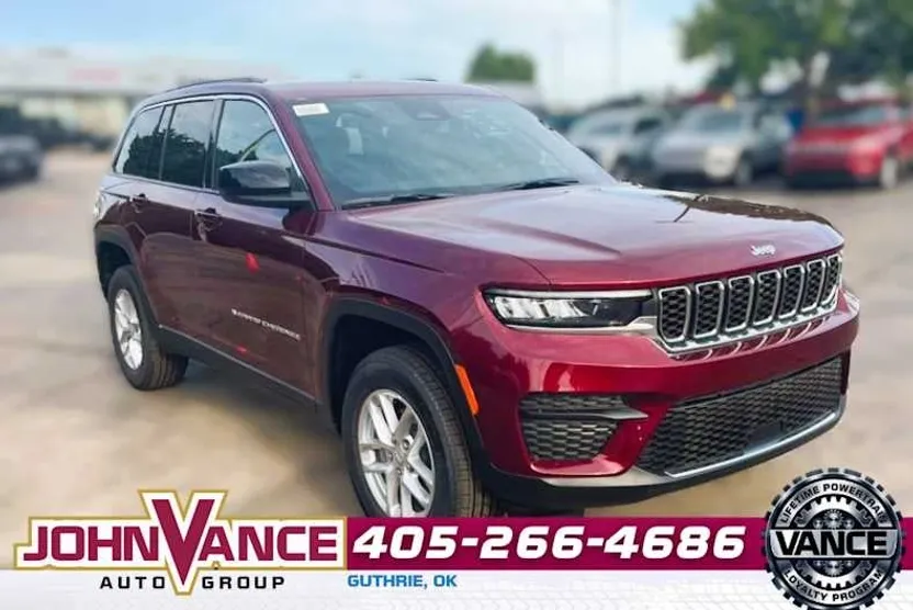 2025 Jeep Grand Cherokee Laredo X photo 1
