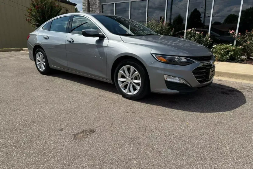 2023 Chevrolet Malibu 1LT photo 1