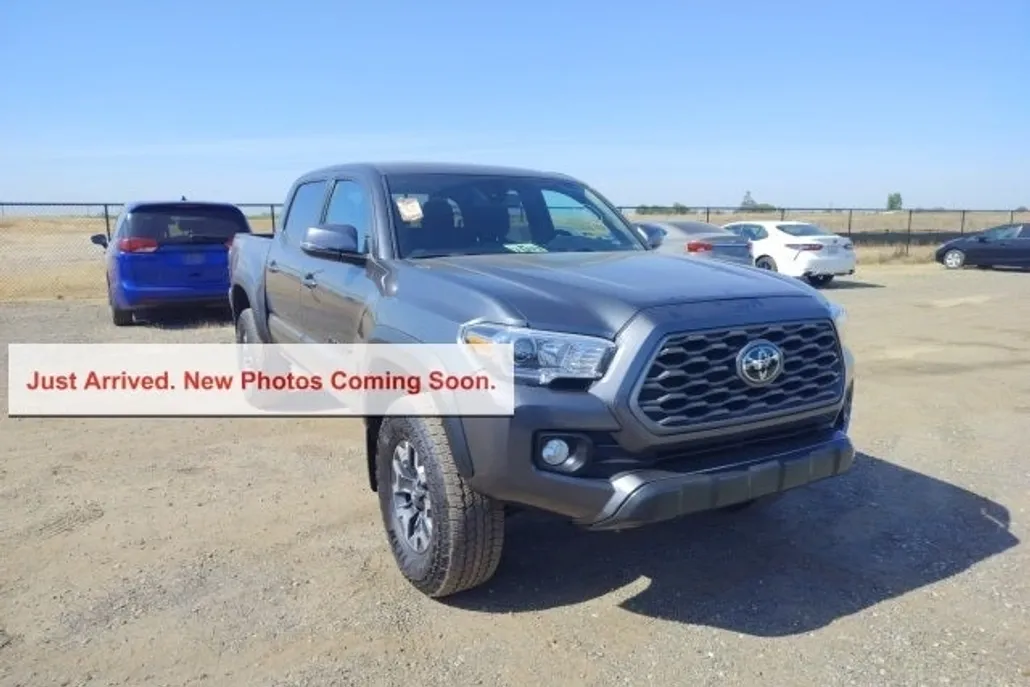 2023 Toyota Tacoma TRD Off-Road V6 photo 1