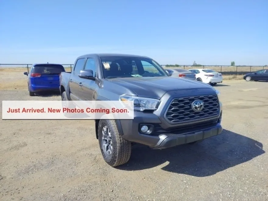 2023 Toyota Tacoma TRD Off-Road V6 photo 1