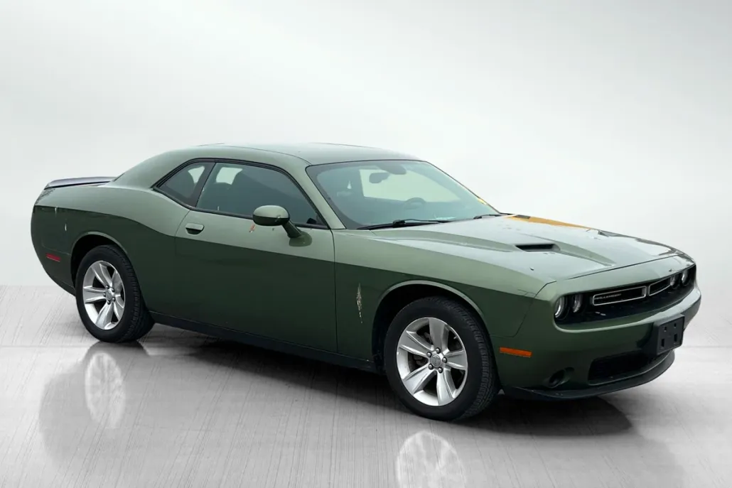 2023 Dodge Challenger SXT photo 1