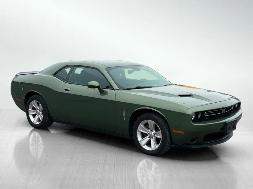 2023 Dodge Challenger SXT photo 1