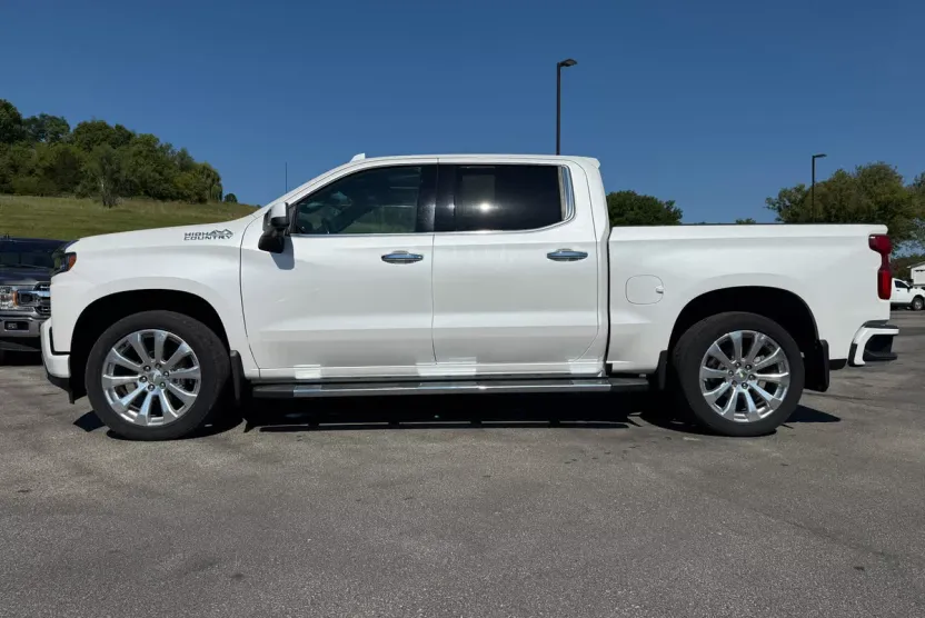 2019 Chevrolet Silverado 1500 High Country photo 1