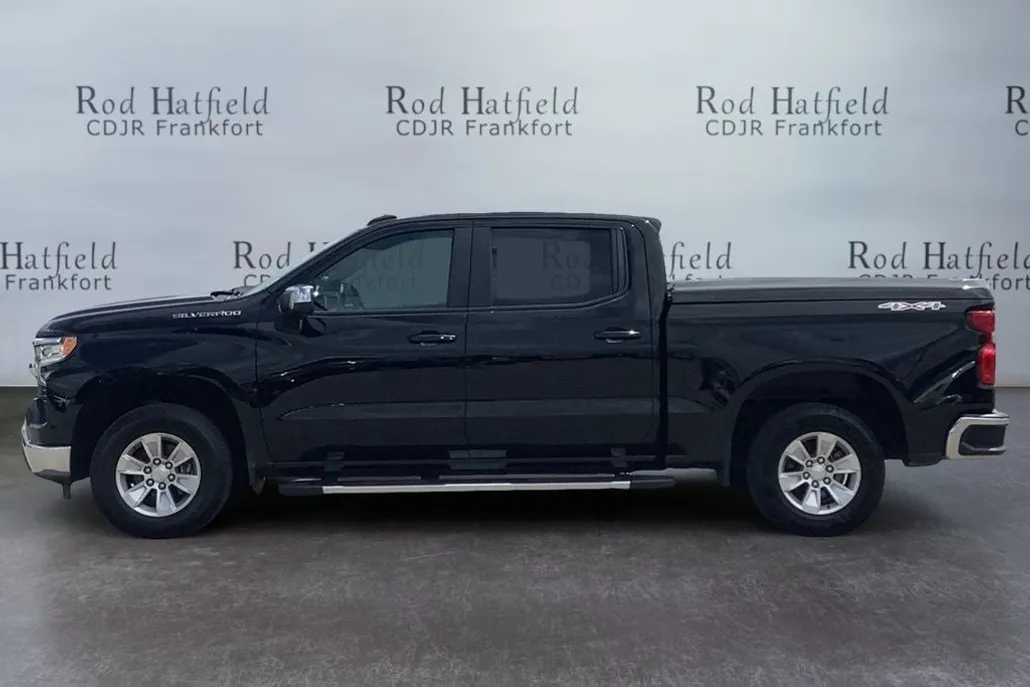 2022 Chevrolet Silverado 1500 LT photo 1