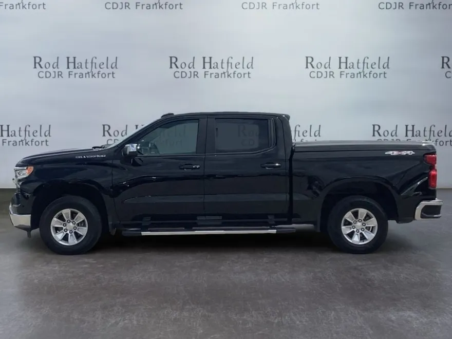 2022 Chevrolet Silverado 1500 LT photo 1