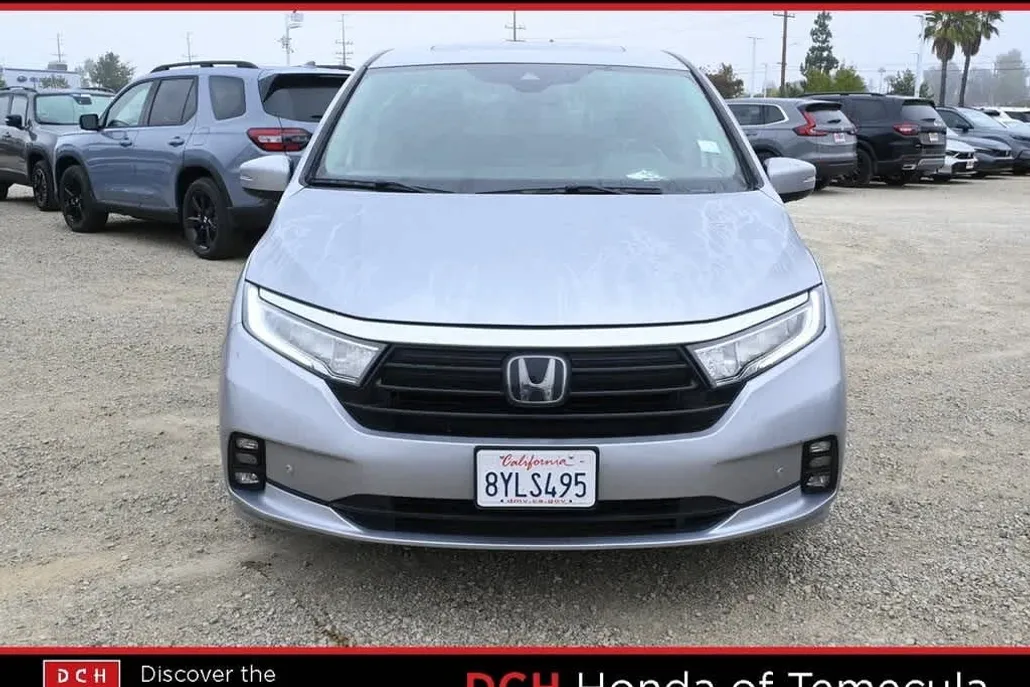 2022 Honda Odyssey Touring photo 1
