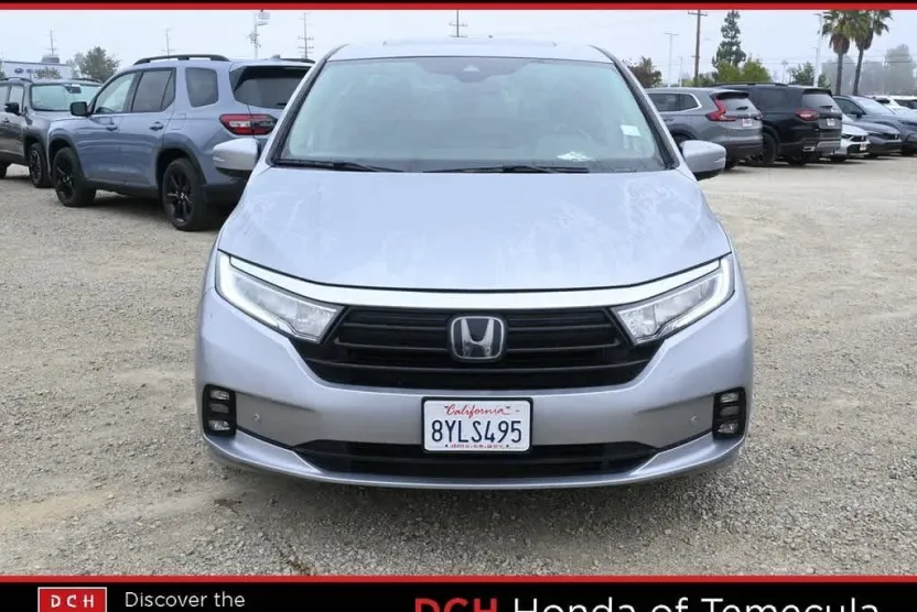 2022 Honda Odyssey Touring photo 1