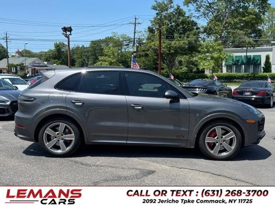 2021 Porsche Cayenne GTS photo 1