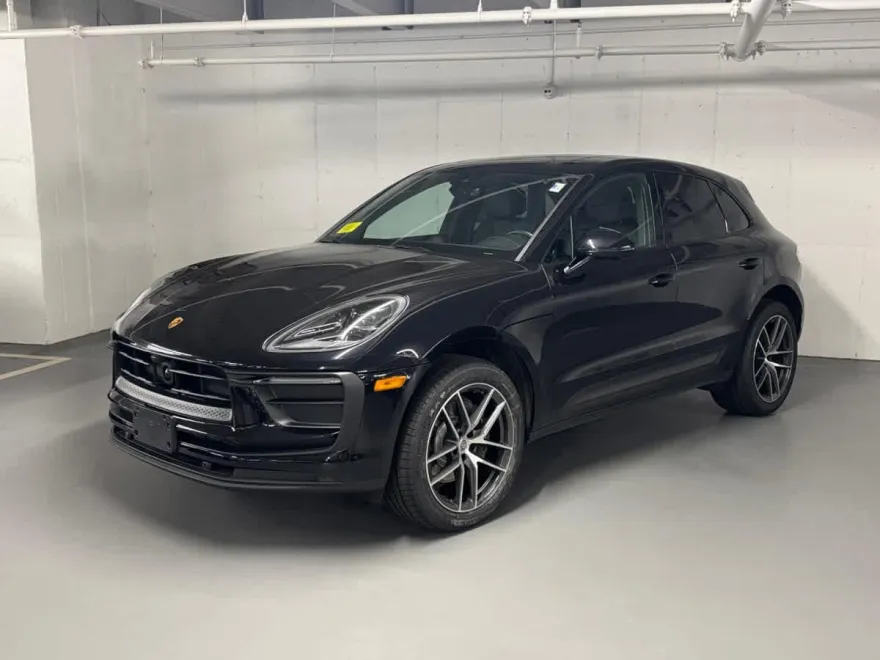 2024 Porsche Macan T photo 1