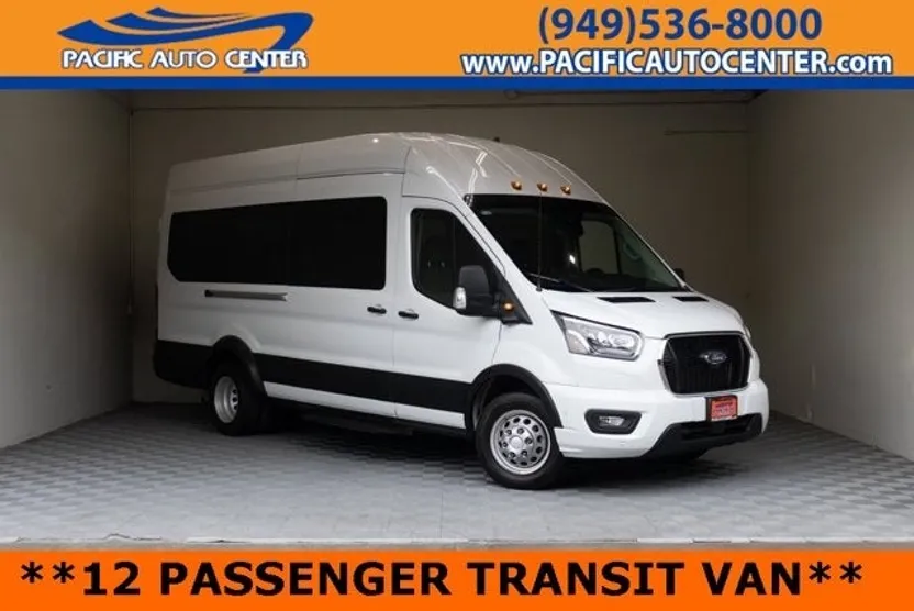 2023 Ford Transit Passenger XLT photo 1