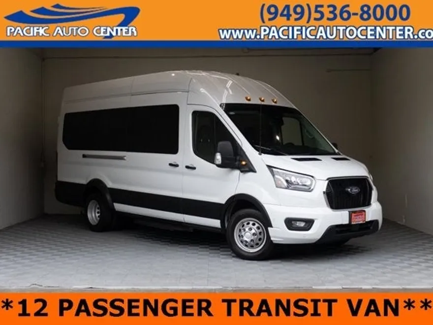 2023 Ford Transit Passenger XLT photo 1