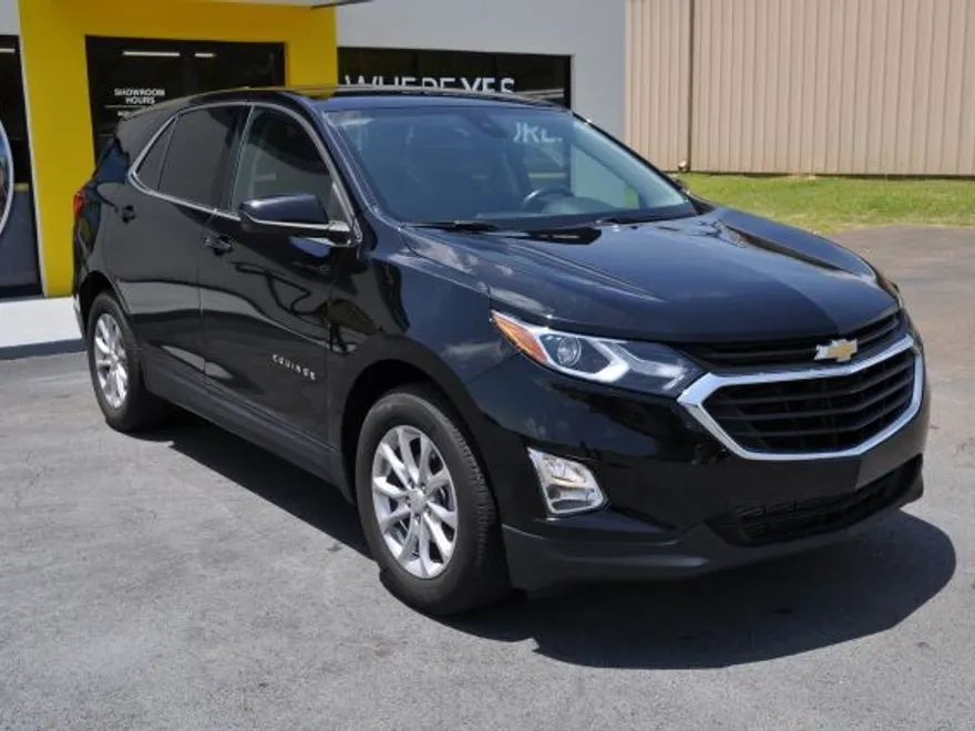 2020 Chevrolet Equinox LT photo 1