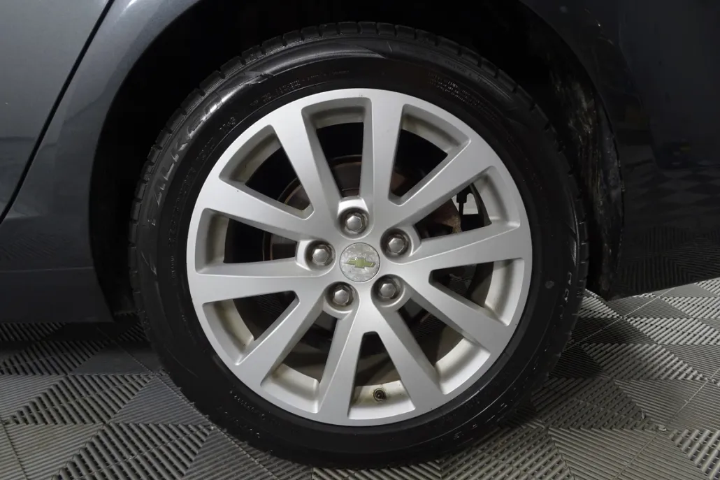 2015 Chevrolet Malibu 2LT photo 1