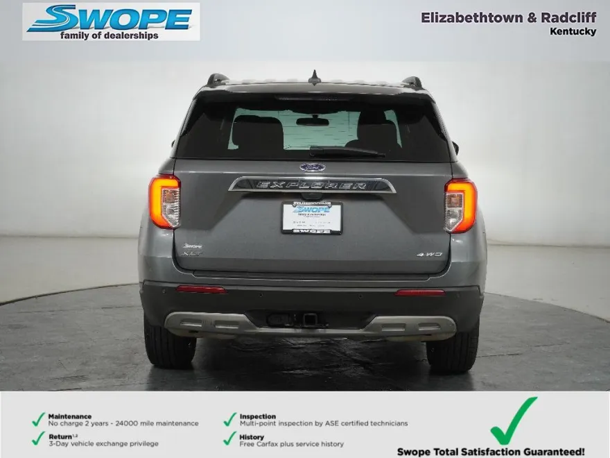 2023 Ford Explorer XLT photo 1