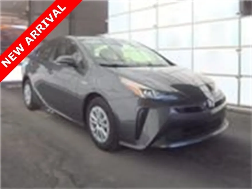 2022 Toyota Prius LE photo 1