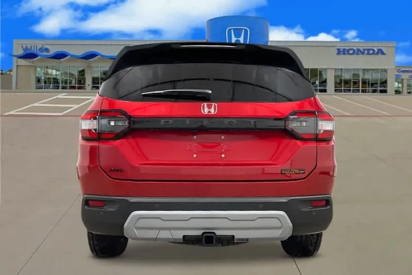 2025 Honda Pilot TrailSport photo 1