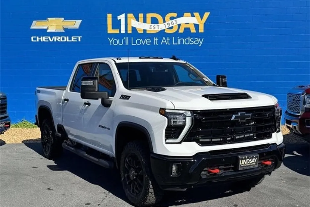 2026 Chevrolet Silverado 2500HD LT photo 1