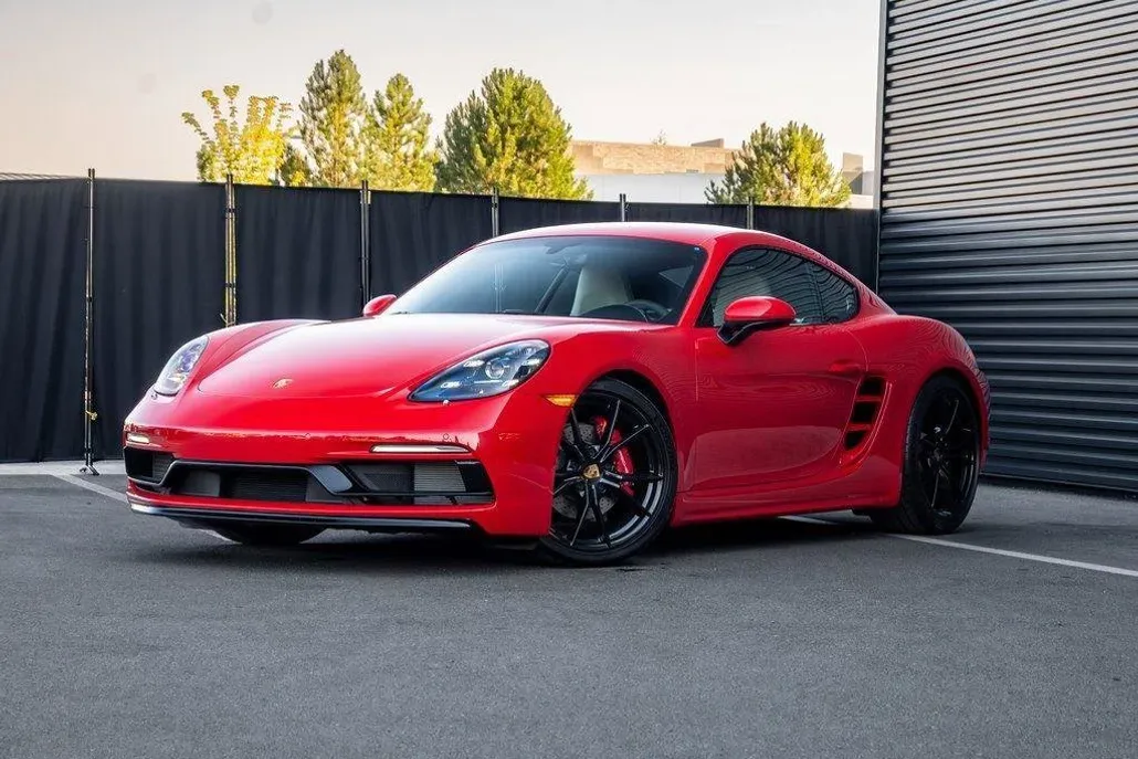 2025 Porsche Cayman S photo 1