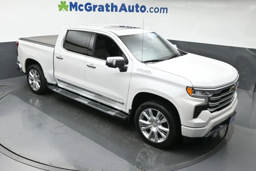2024 Chevrolet Silverado 1500 High Country photo 1