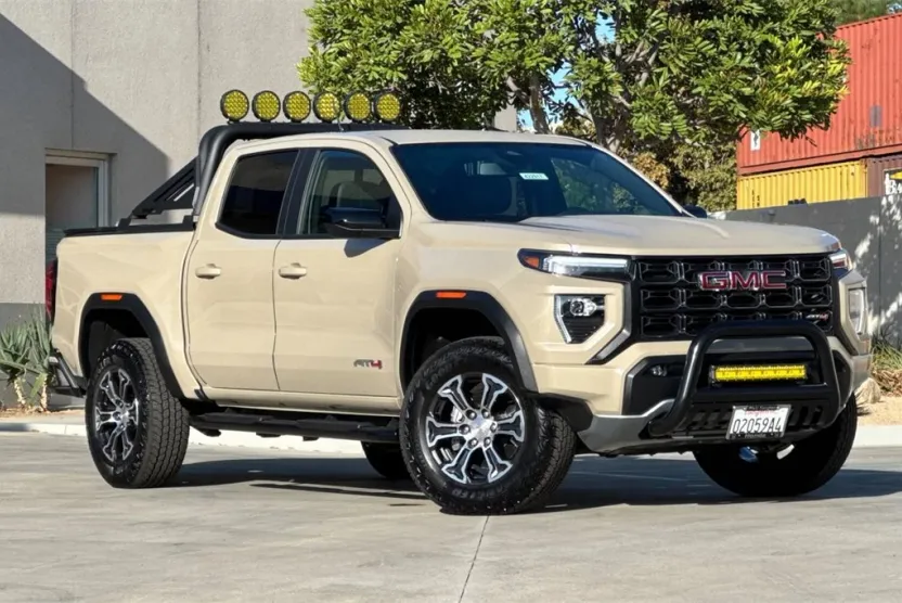 2024 Gmc Canyon AT4 photo 1