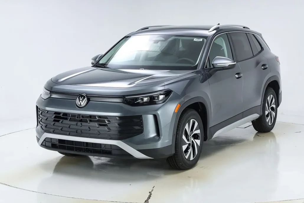 2025 Volkswagen Tiguan S photo 1