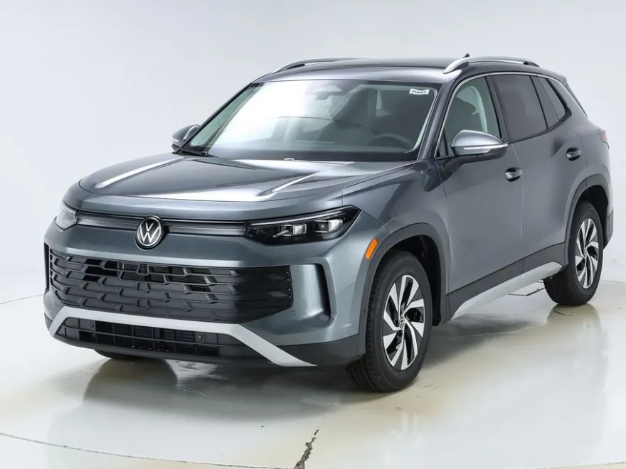 2025 Volkswagen Tiguan S photo 1