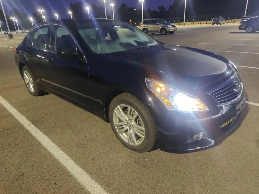 2013 Infiniti G37 photo 1